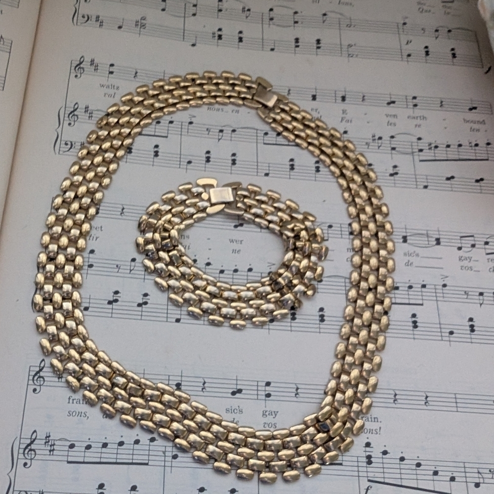 Vintage Goldtone Necklace and Bracelet Set